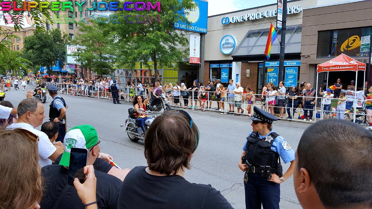 parade 044