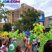 parade 082