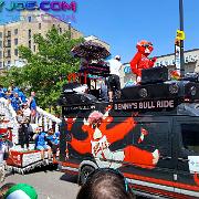 parade 194