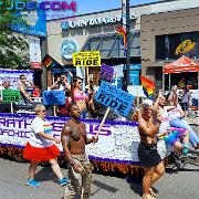 parade 256