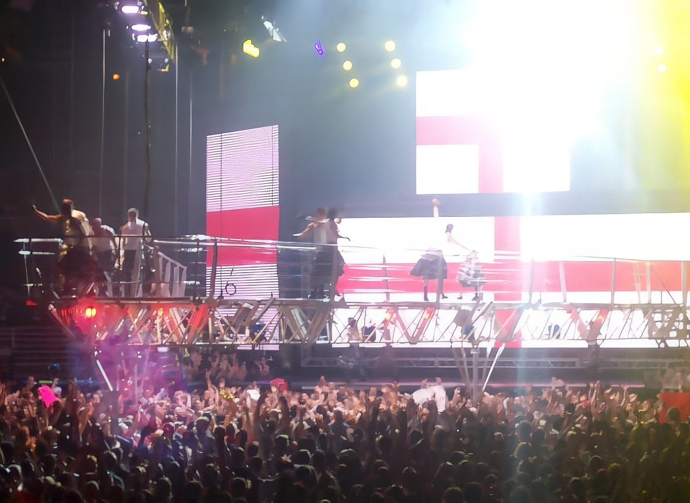madonna04 22