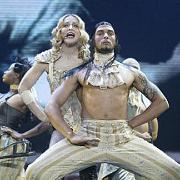 madonna.com 04 11